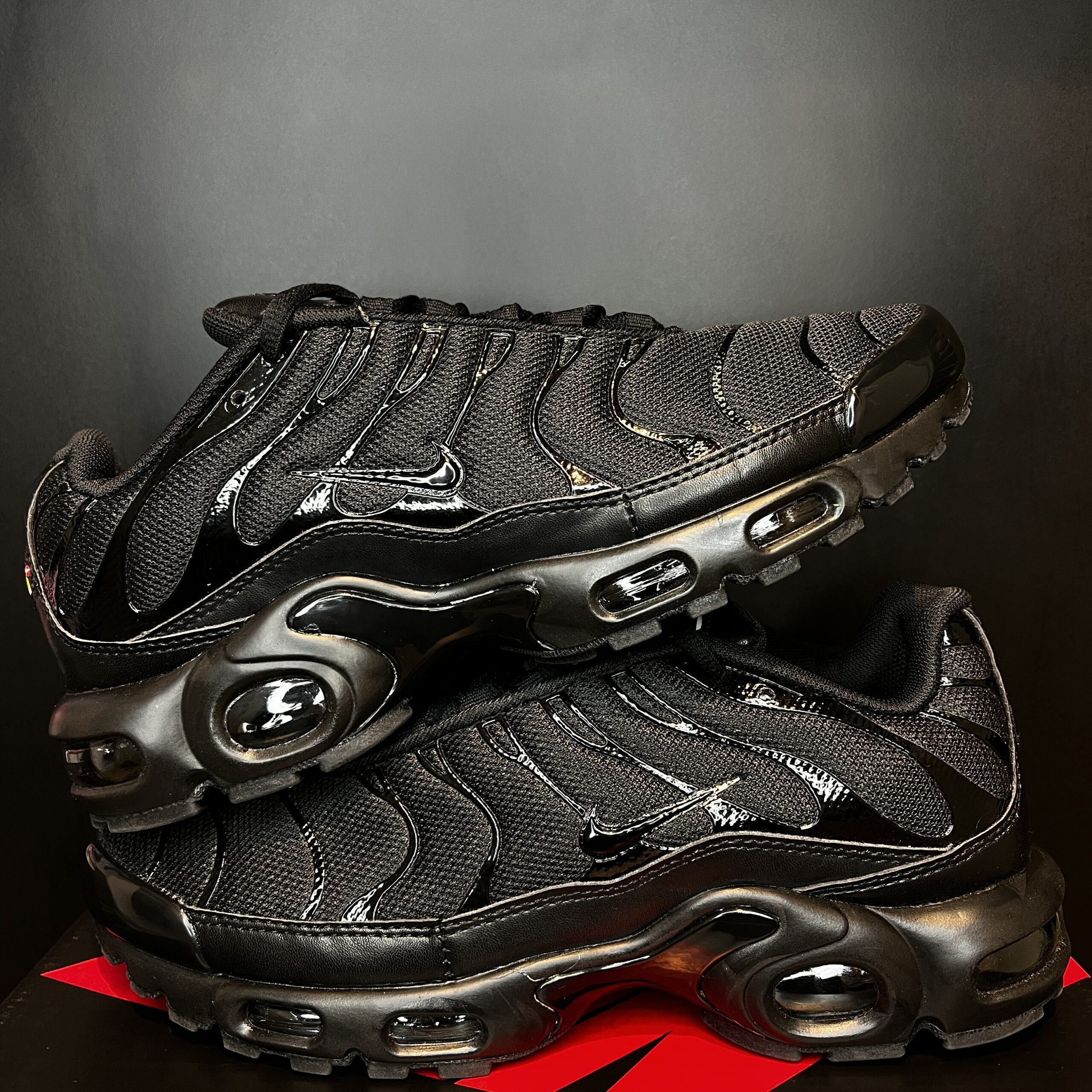 AIR MAX TN TOTAL BLACK - Imagen 2