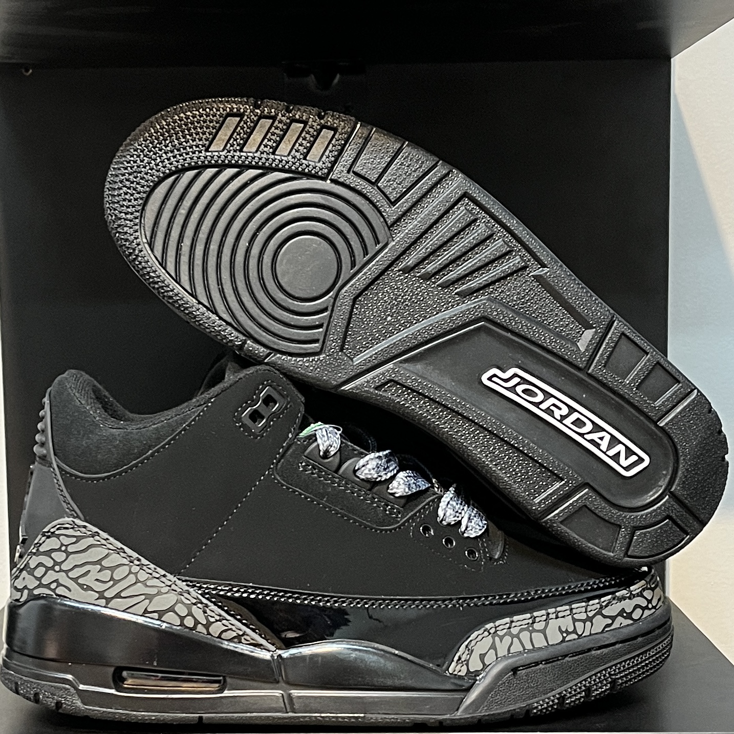JORDAN RETRO 3 BLACK CAT - Imagen 2