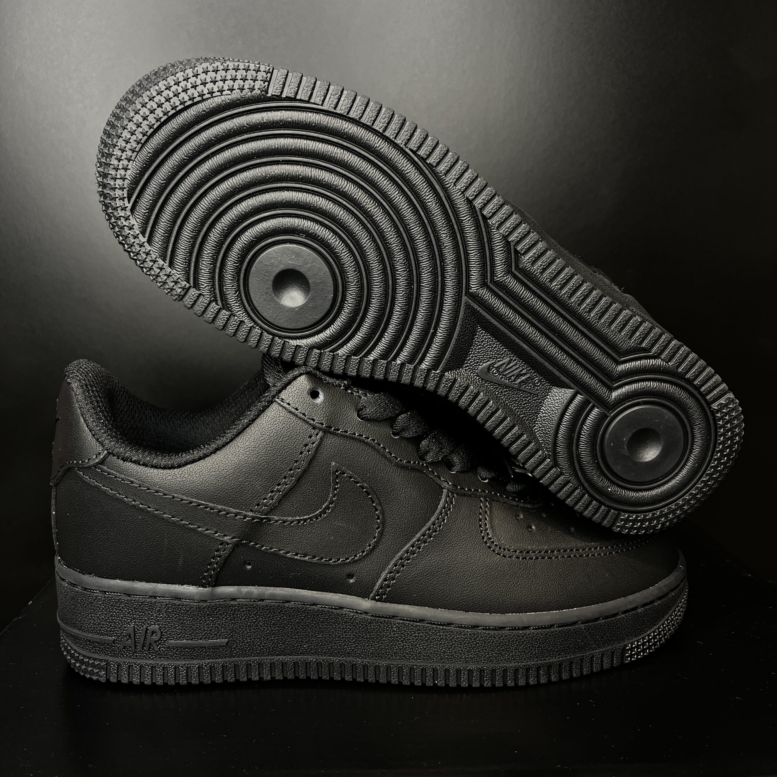 AIR FORCE ONE TRIPLE BLACK - Imagen 2