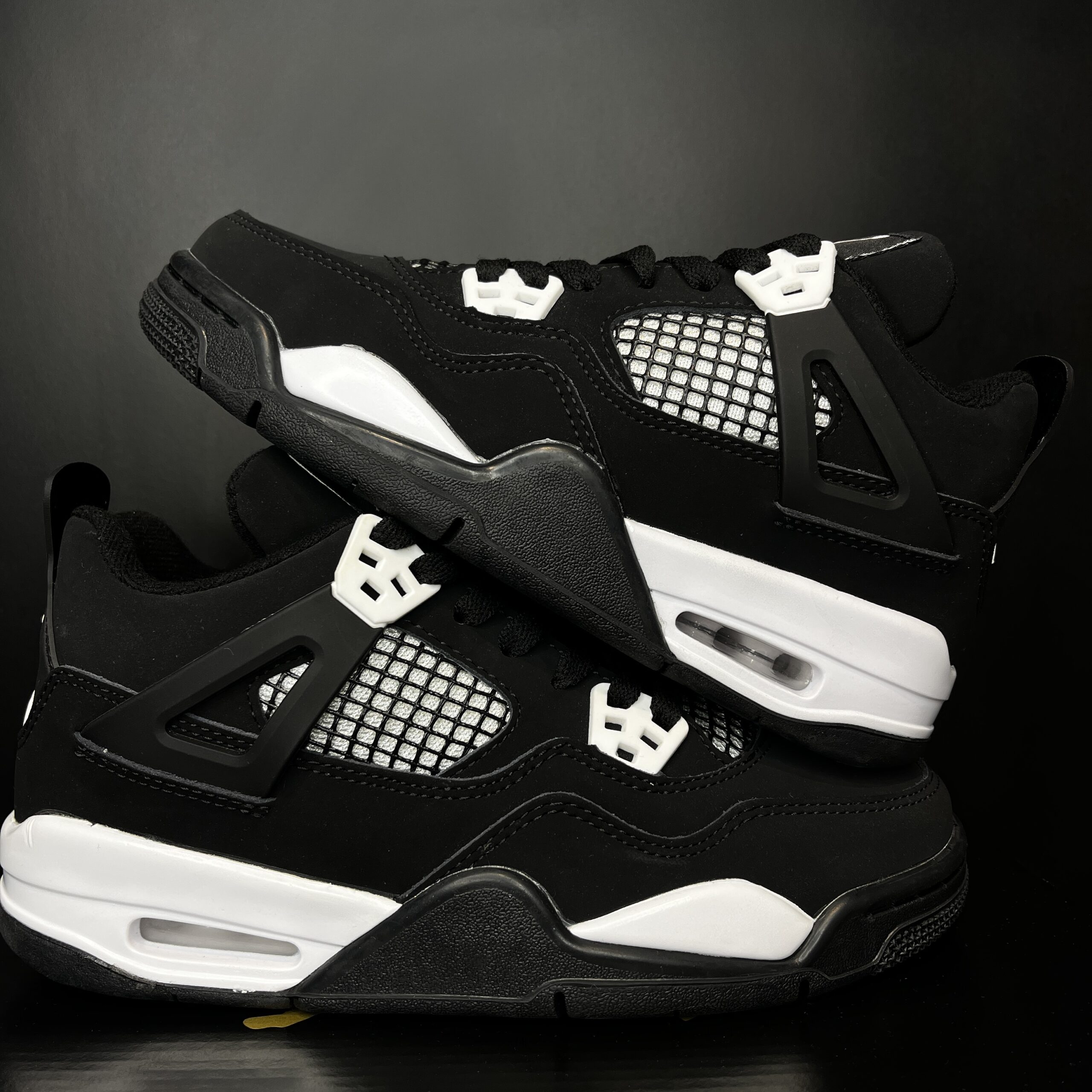 JORDAN RETRO 4 THUNDER WHITE