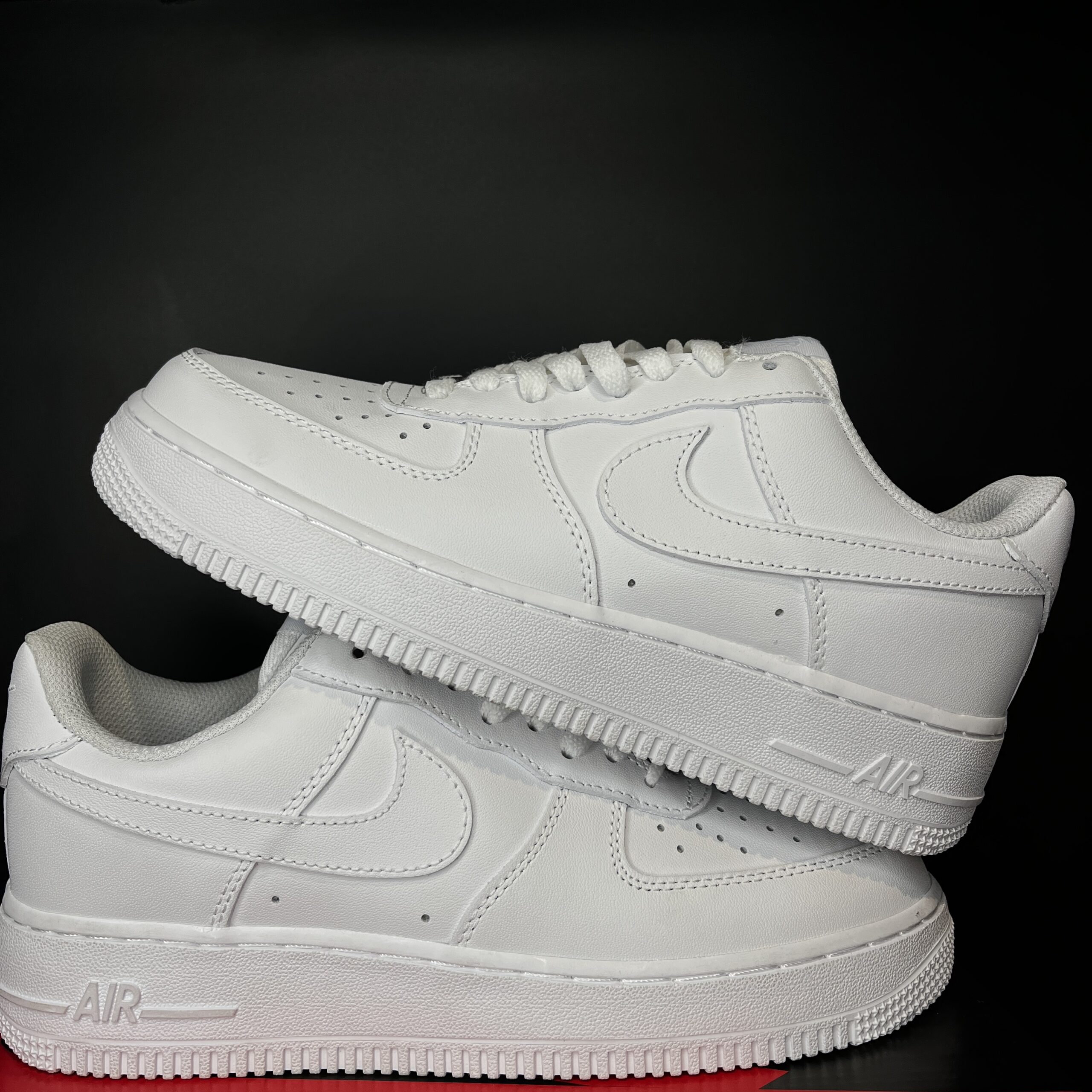 AIR FORCE ONE TRIPLE WHITE