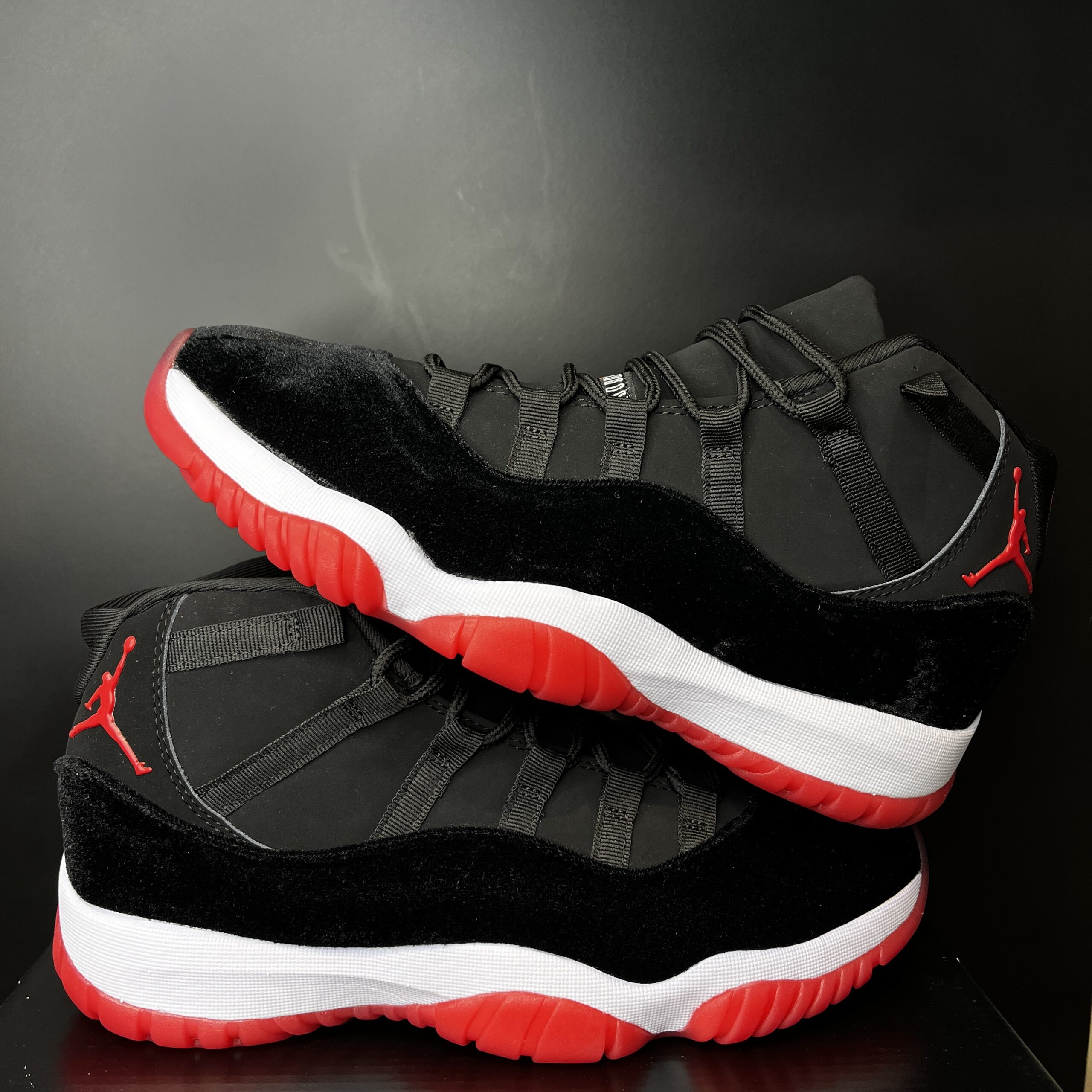 JORDAN RETRO 11 BRED VELVET