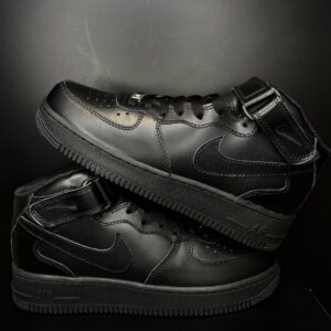 AIR FORCE ONE MID TRIPLE BLACK